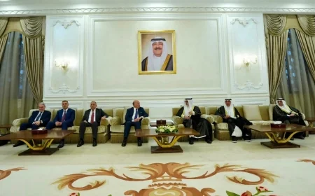 وزير الخارجية العراقي يصل إلى الكويت في زيارة رسمية لبحث الملفات المشتركة