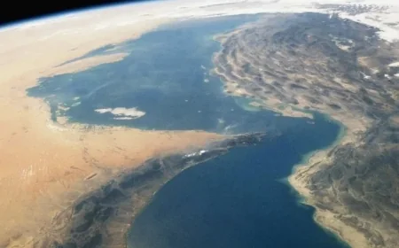القيادة المركزية الأمريكية: مضيق هرمز مفتوح أمام جميع السفن