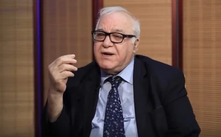 مستشار حكومي: عودة المصارف للتعاملات الدولية تعزز استقرار السوق وتوسع قنوات الدولار