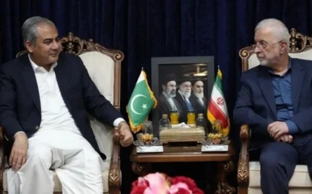 التلفزيون الإيراني: وصول وزير الداخلية الإيراني إلى باكستان لبحث تعزيز التعاون الثنائي