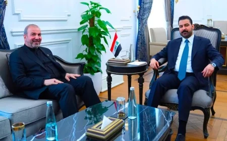 رئيس الوزراء يبحث مع السفير الإيراني تطوير العلاقات الثنائية وتعزيز التعاون المشترك