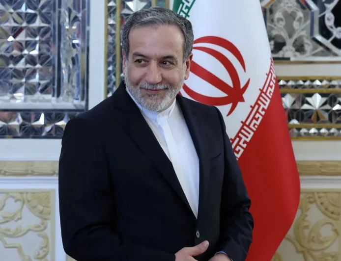 طهران تحذر: الوجود الأجنبي يهدد مضيق هرمز والاعتداءات الإسرائيلية تدفع المنطقة نحو "مخاطر جادة"