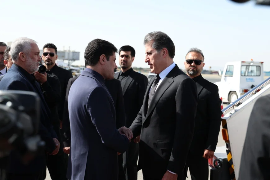 نيجيرفان بارزاني يصل إلى طهران للمشاركة في مراسم توديع المرشد الإيراني الراحل