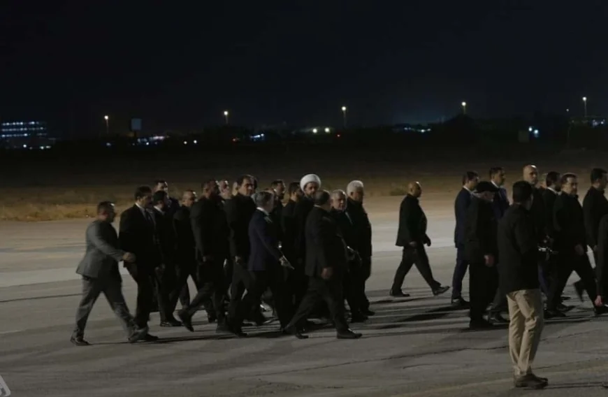 وفد الإطار التنسيقي يصل إلى مطار النجف الأشرف للمشاركة في مراسم استقبال جثمان السيد الخامنئي