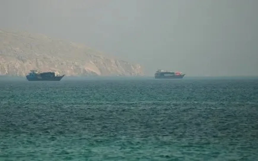 التلفزيون الإيراني: مضيق هرمز لا يزال مغلقاً