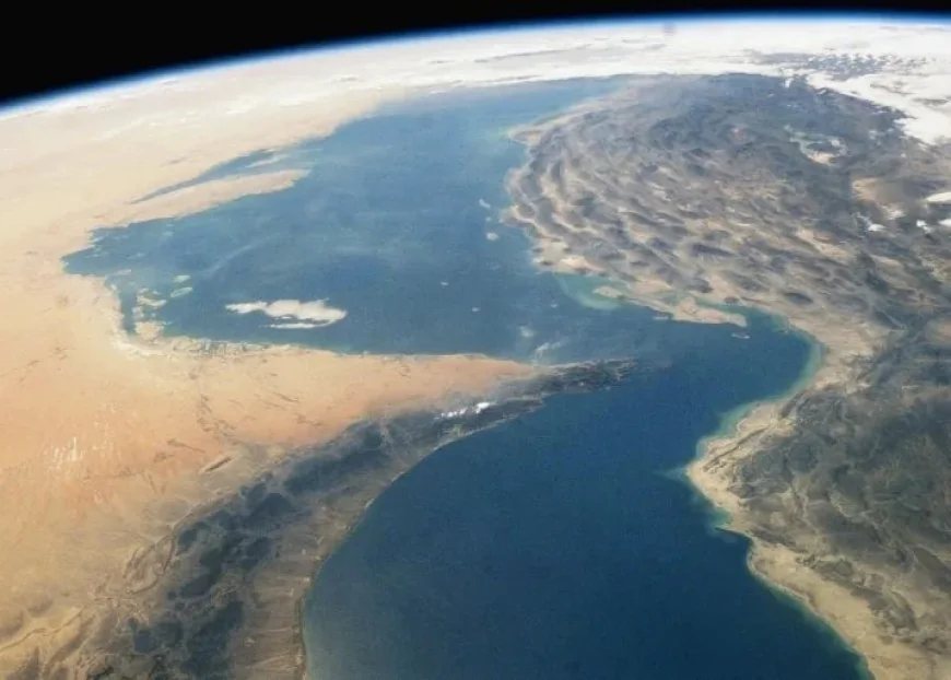 القيادة المركزية الأمريكية: مضيق هرمز مفتوح أمام جميع السفن