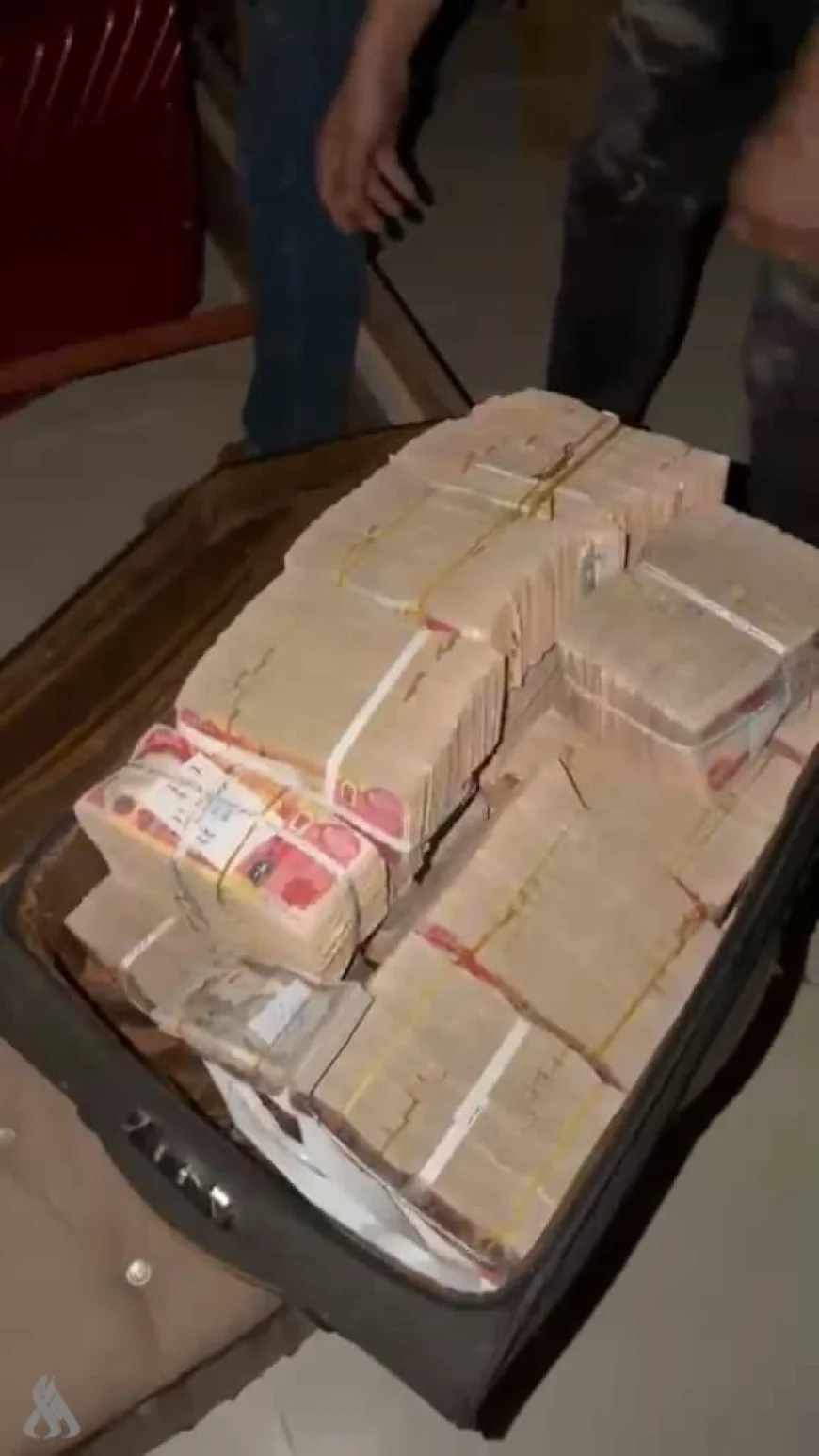 عملية نوعية للنزاهة: ضبط مليارين ونصف المليار دينار و6 عقارات في منزل مسؤول سابق بصلاح الدين