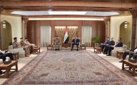 محافظ البصرة يستقبل قائدي العمليات السابق والجديد بمناسبة تسلّم المهام