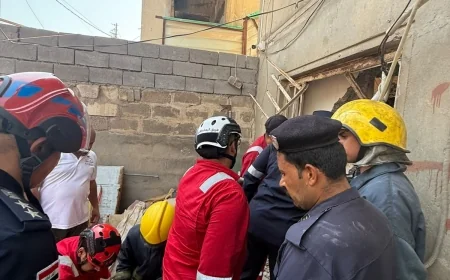 مصرع امرأة وإنقاذ 4 من عائلة واحدة إثر انهيار بناية سكنية في البصرة