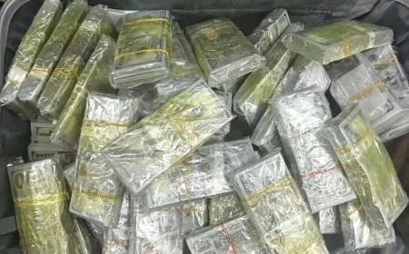 النزاهة تضبط نحو 9 مليارات دينار وسبائك ومشغولات ذهبية في منازل وكيل وزير الكهرباء
