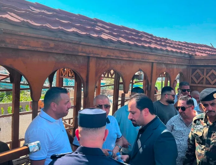 الإمارة يتفقد موقع حادث جسر المشاة في حي الرسالة بالبصرة ويوجه بمعالجة تداعياته فوراً