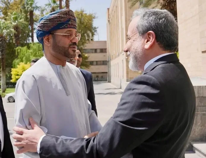 تفهاهمات مشتركة بين سلطنة عُمان والجمهورية الإسلامية الإيرانية، حول المشاورات بين وزيري خارجية البلدين