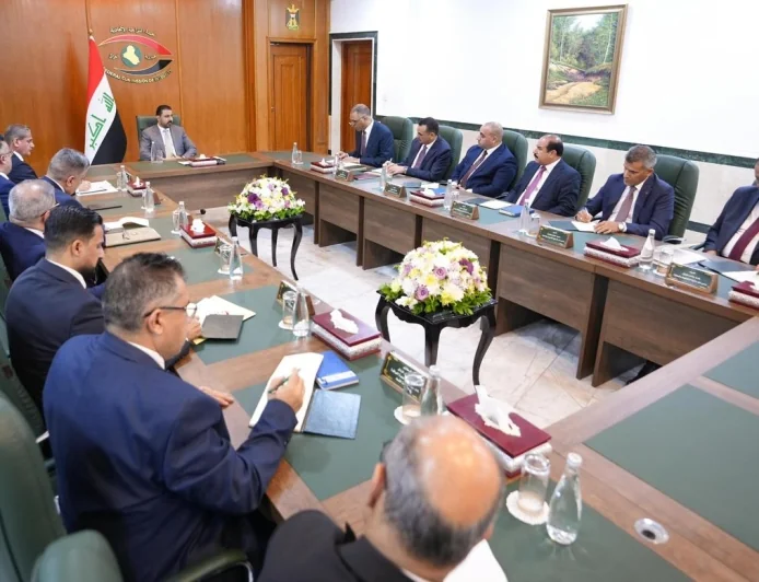 خلال زيارته مقر هيئة النزاهة.. رئيس الوزراء علي فالح الزيدي يوجّه بوأد منظومة الفساد نهائياً وتفعيل قانون مكافأة المخبرين