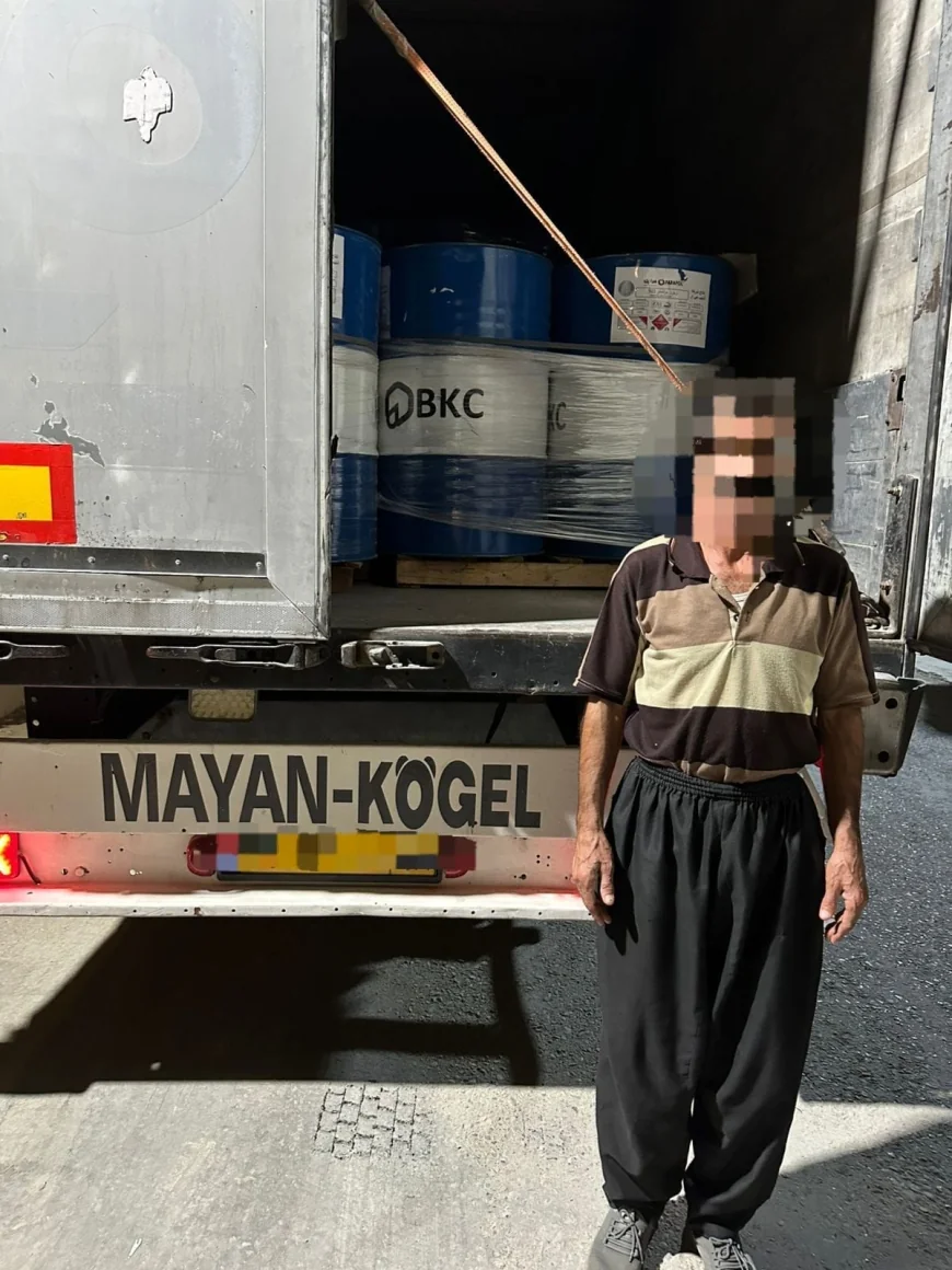 منفذ مندلي يضبط عجلة محملة بـ«ريزن بوليستر» منتهي الصلاحية
