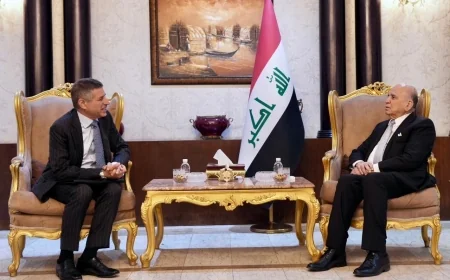 وزير الخارجية يبحث مع القائم بالأعمال الأمريكي التطورات السياسية والأمنية وتداعيات الحرب على العراق