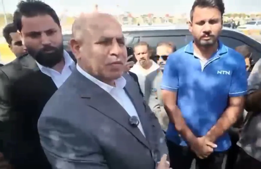 رئيس مجلس البصرة يلتقي المهندسين المتظاهرين في ديوان المحافظة ويتعهد بمتابعة مطالبهم