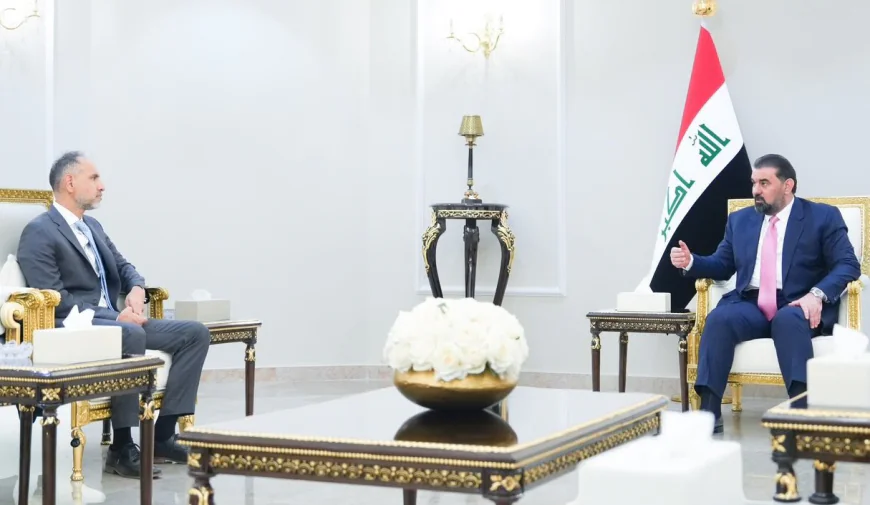 الحلبوسي يبحث مع السفير البريطاني تعزيز التعاون ويؤكد موقف العراق الثابت لإنهاء توترات المنطقة