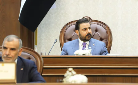 رئيس الوزراء العراقي يعلن ضخ كميات جديدة من الدولار لمواجهة أزمة الصرف ويؤكد: نعيش ظرفاً قاهراً بسبب إغلاق مضيق هرمز