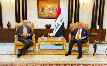 وزير الخارجية يبحث مع رئيس مجموعة الأزمات الدولية مخاطر تصاعد التوترات الإقليمية