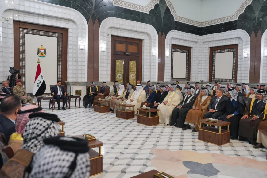 رئيس الوزراء يستعرض مع وجهاء العشائر استراتيجية بناء الدولة وملفات السيادة والاقتصاد