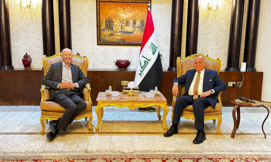 وزير الخارجية يبحث مع رئيس مجموعة الأزمات الدولية مخاطر تصاعد التوترات الإقليمية
