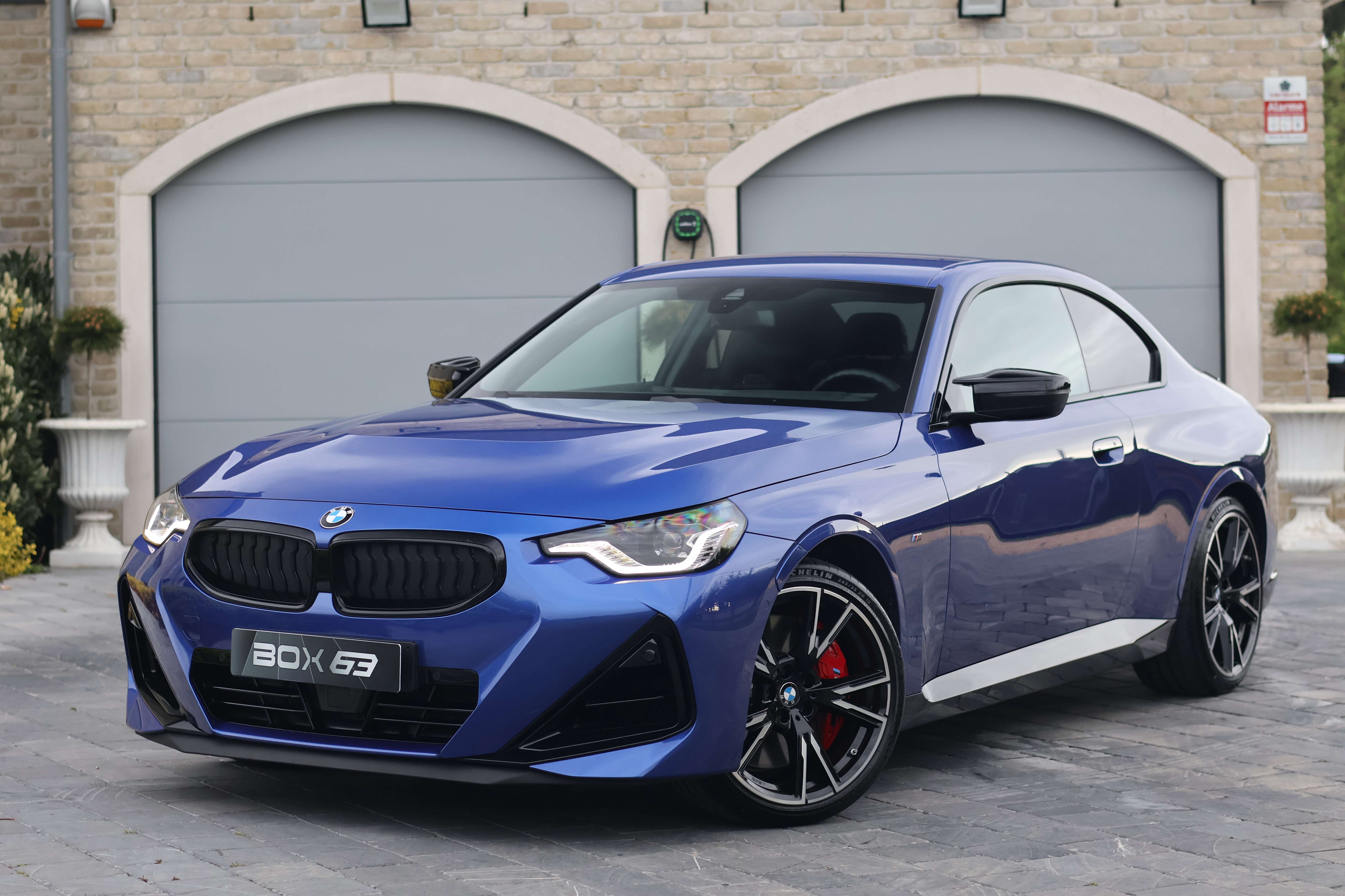 BMW 240 - image 1