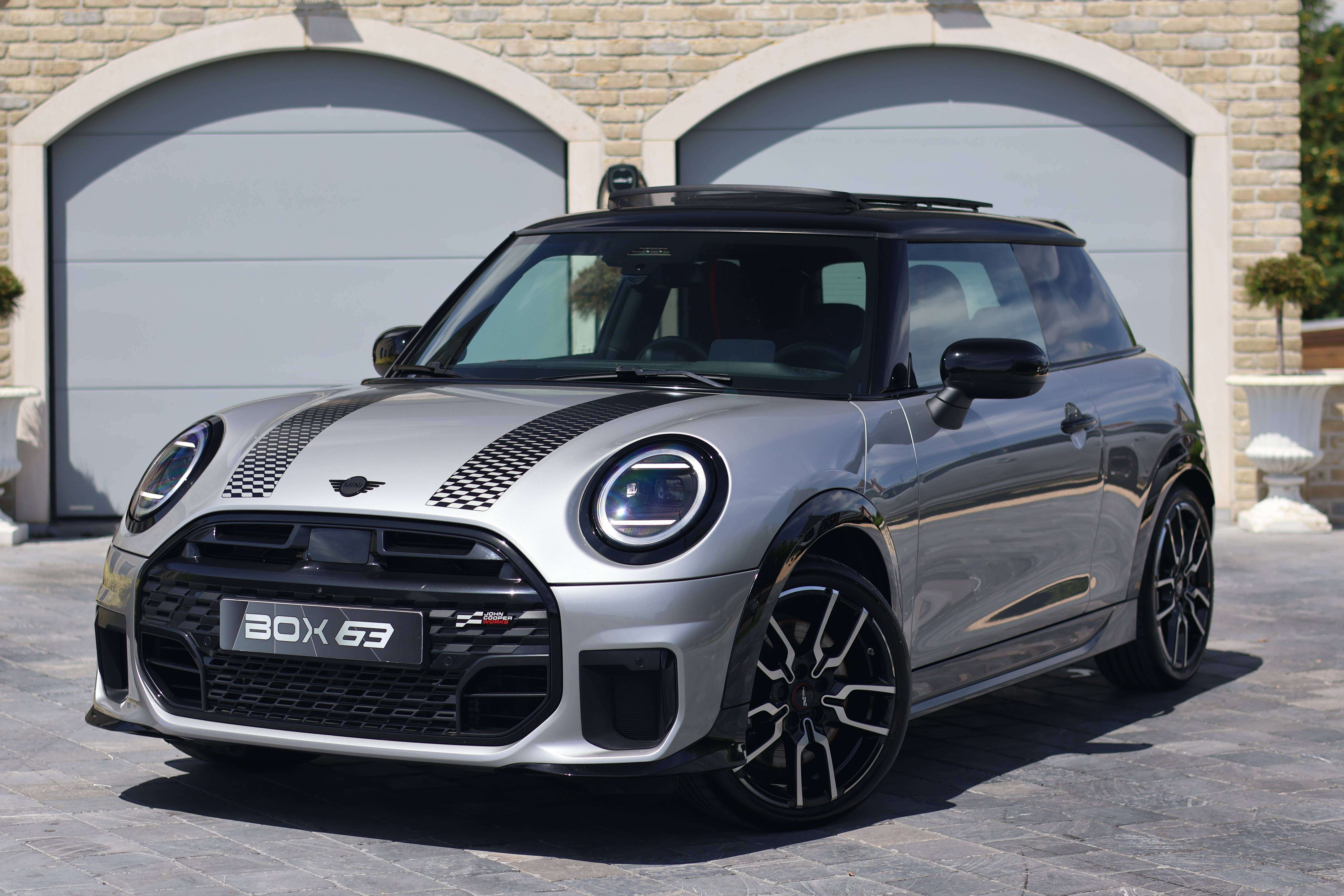 MINI Cooper S - image 1
