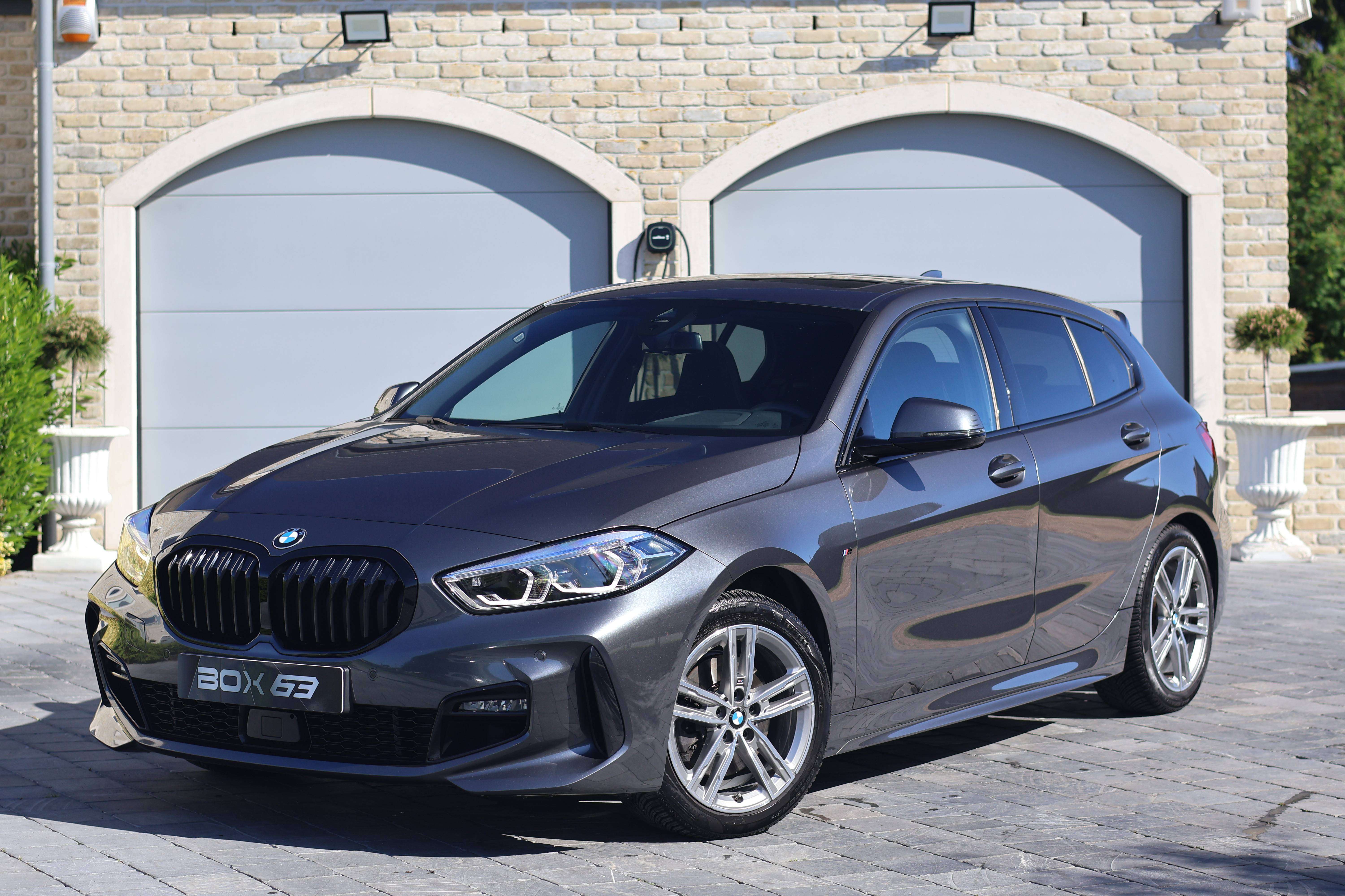BMW 118 - image 1
