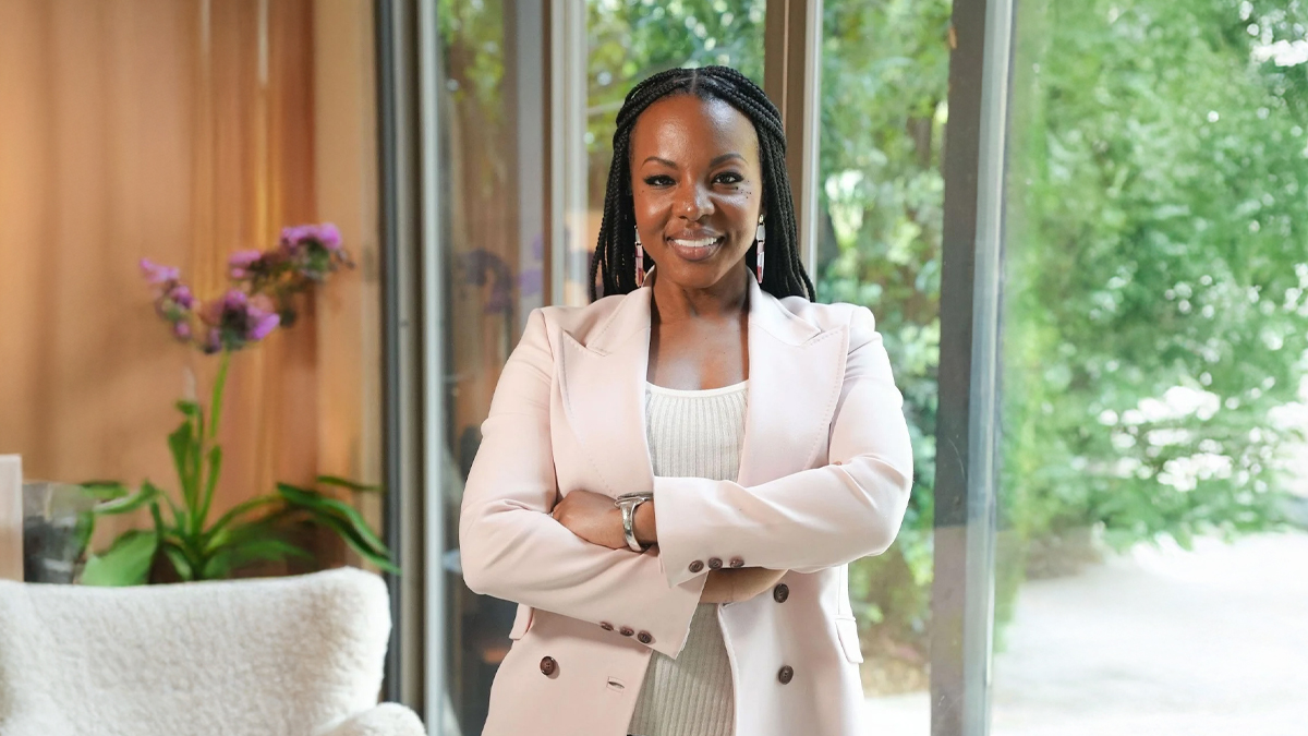 How Charnaie Gordon Builds Diverse Bookshelves