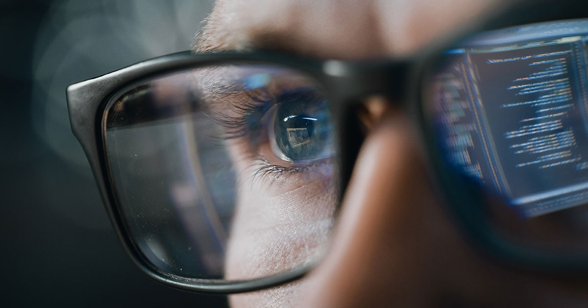 blue light-screens-eye health-lightbody-eye strain