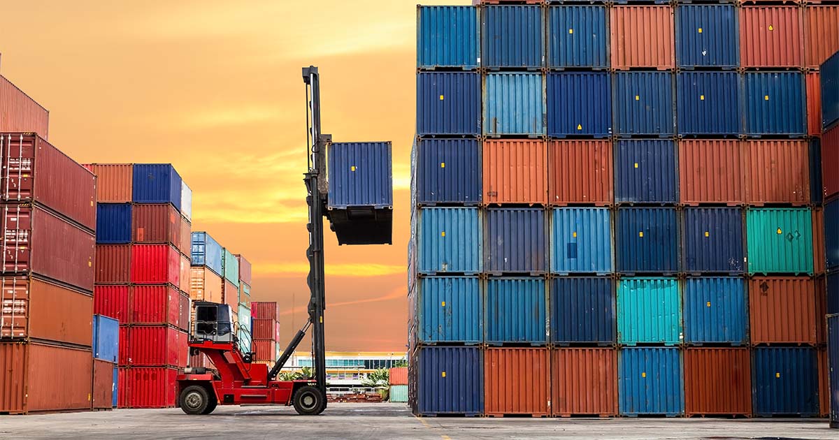 crane lifting container