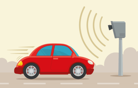 Geschwindigkeitskontrollkamera. Radar zur Überwachung der Fahrzeuggeschwindigkeit auf der Autobahn. Stadtverkehr. Vektorgrafik, flaches Design, Cartoon-Stil. Einziger Hintergrund. Seitenansicht.