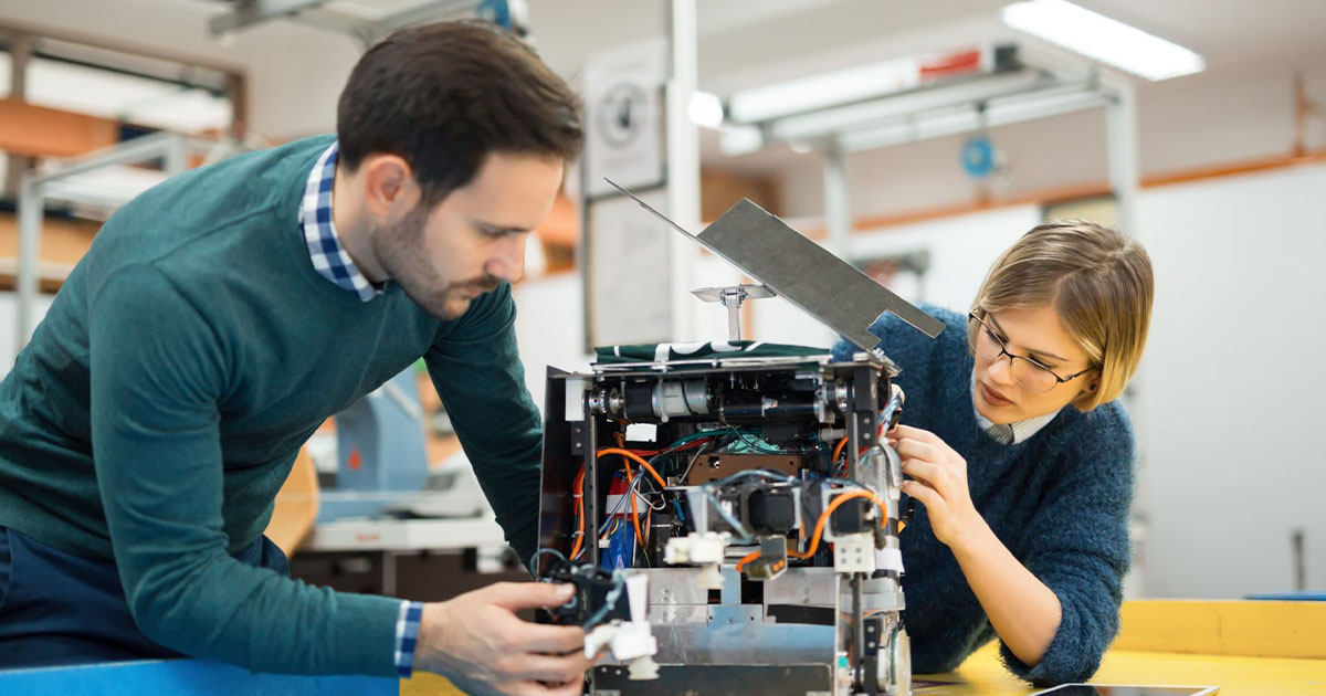 Students in engineering_George brown college