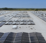 PV-Anlage mit blauen Himmel