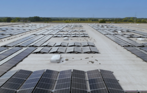 PV-Anlage mit blauen Himmel