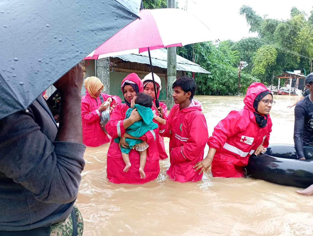 Katastrophenhilfe bei Überschwemmungen in Bangladesch vom Schweizerischen Roten Kreuz