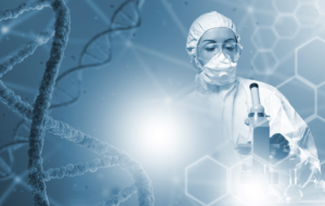 Wissenschaftler Genetiker. Frau in der Nähe von DNA-Ketten. Laborassistent mit Mikroskop. Untersuchung von DNA und Genom. Genetische Experimente.