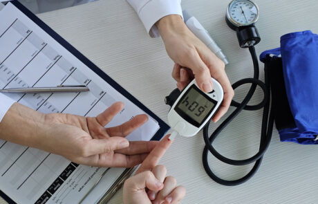 Blood pressure and blood sugar measurement during a medical checkup
