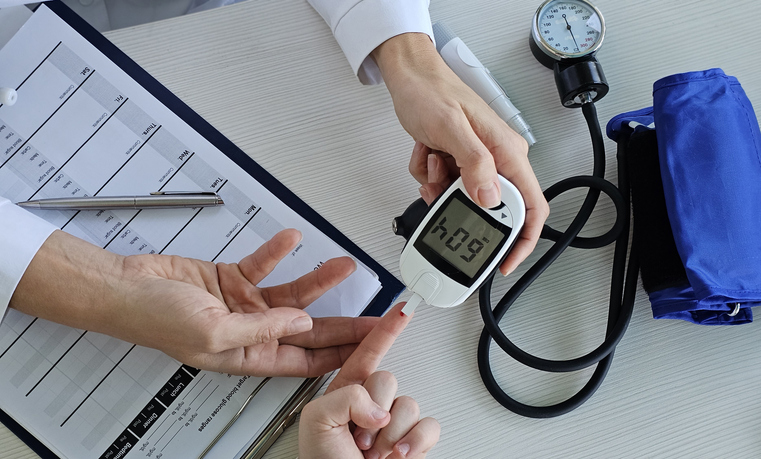 Blood pressure and blood sugar measurement during a medical checkup
