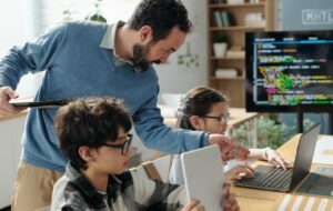 Teaching Programming Skills to Young Students in Classroom