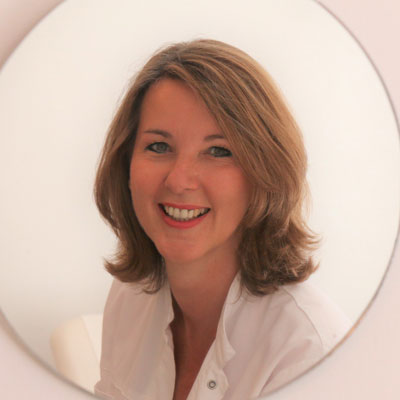 Dr.in med. Claudia Heller-Vitouch, Fachärztin für Haut- und Geschlechtskrankheiten sowie Ärztliche Leiterin des Pilzambulatoriums Hietzing