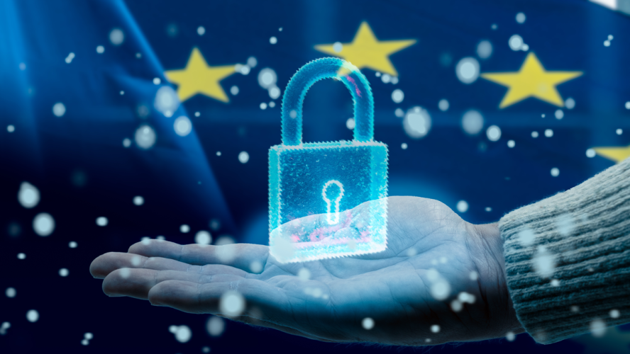 Hand, die ein futuristisches Vorhängeschloss-Hologramm hält, das Datenschutz und Cybersicherheit innerhalb der Europäischen Union symbolisiert
