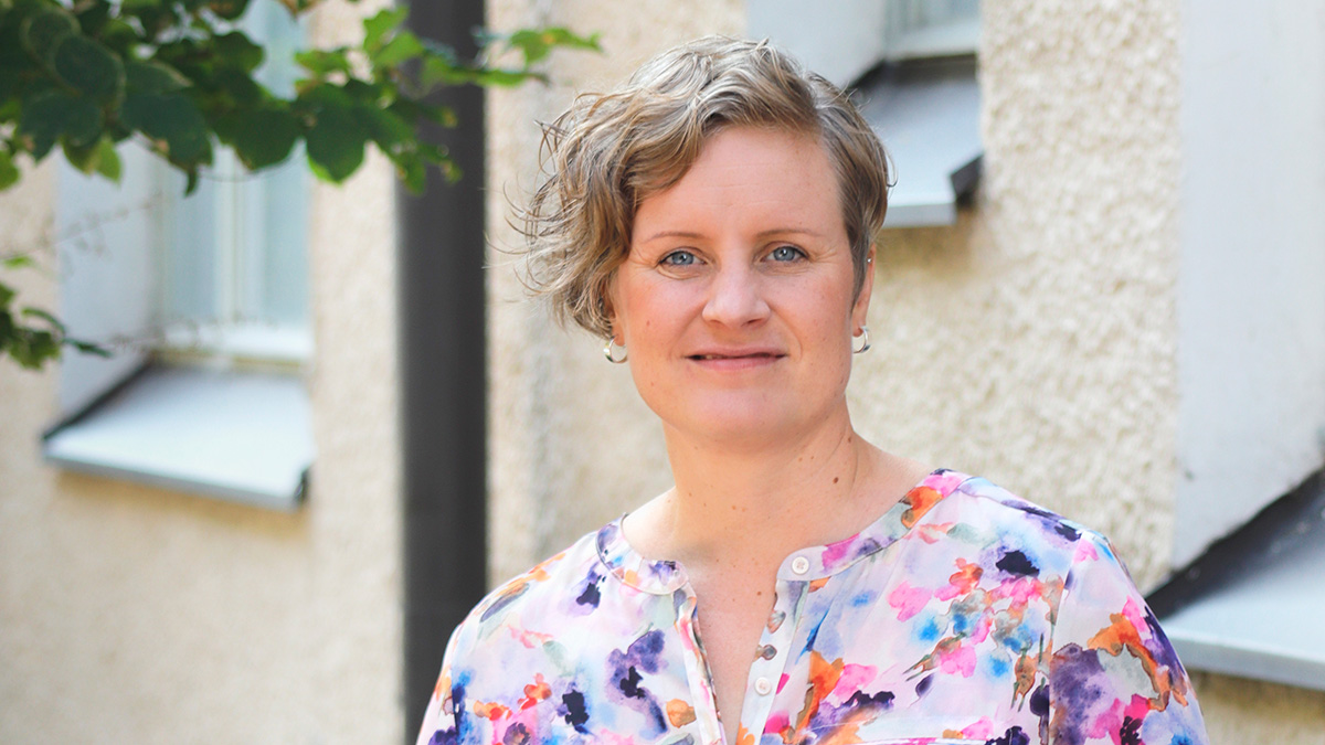EPBD-uudistus kannustaa muun muassa aurinkosähkön, sähköautojen latauspaikkojen, polkupyörä-paikkojen ja automaation lisäämiseen, Liina Länsiluoto totetaa. Kuva: Johanna Lind