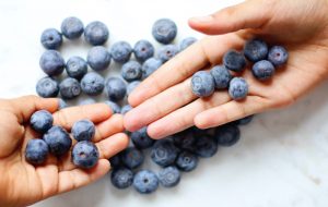 mustikan-terveysvaikutukset-kotimainen-superruoka