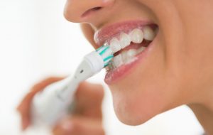 hammaslaakarin-vinkit-hampaiden-suun-hyvinvointi-terveys-harjaaminen