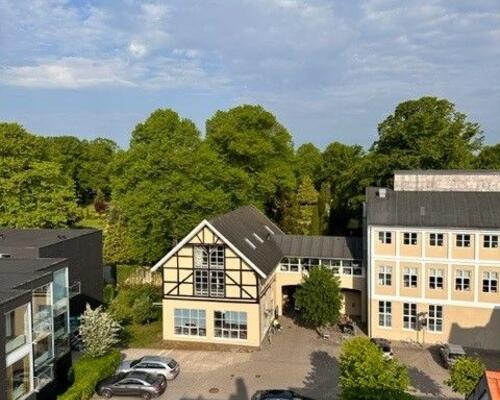 Spændende 4 værelses lejlighed, med stor tagterrasse og med unik udsigt  - Husdyr tilladt