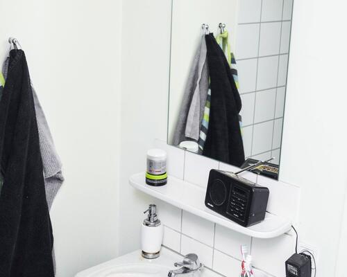 Centralt beliggende lejlighed med udsigt over Herning by