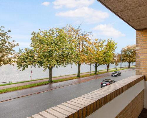 Gennemrenoveret lejlighed med panorama udsigt over Søerne