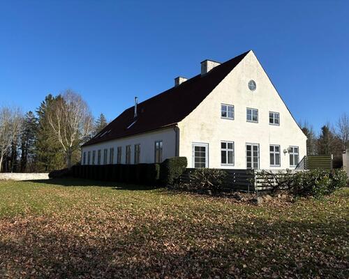 Tryggevælde Gods´ hovedbygning, Syd for Køge.