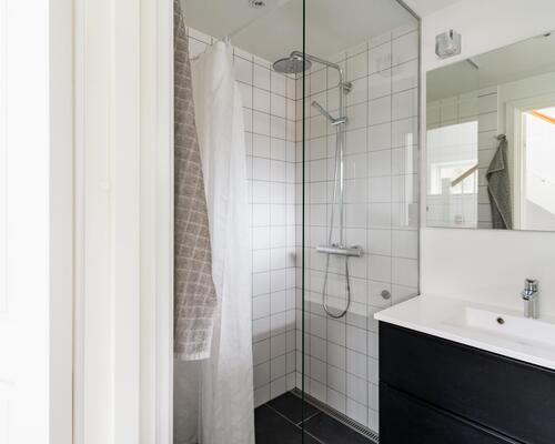 Lys og rummelig bolig i halvt dobbelthus i Regattakvarteret på 225 etagemeter